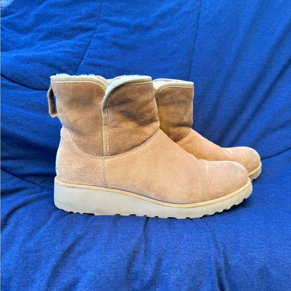 Ugg Kristin short wedge bootie - size 10 - MAKE AN OFFER - Picture 2 of 7